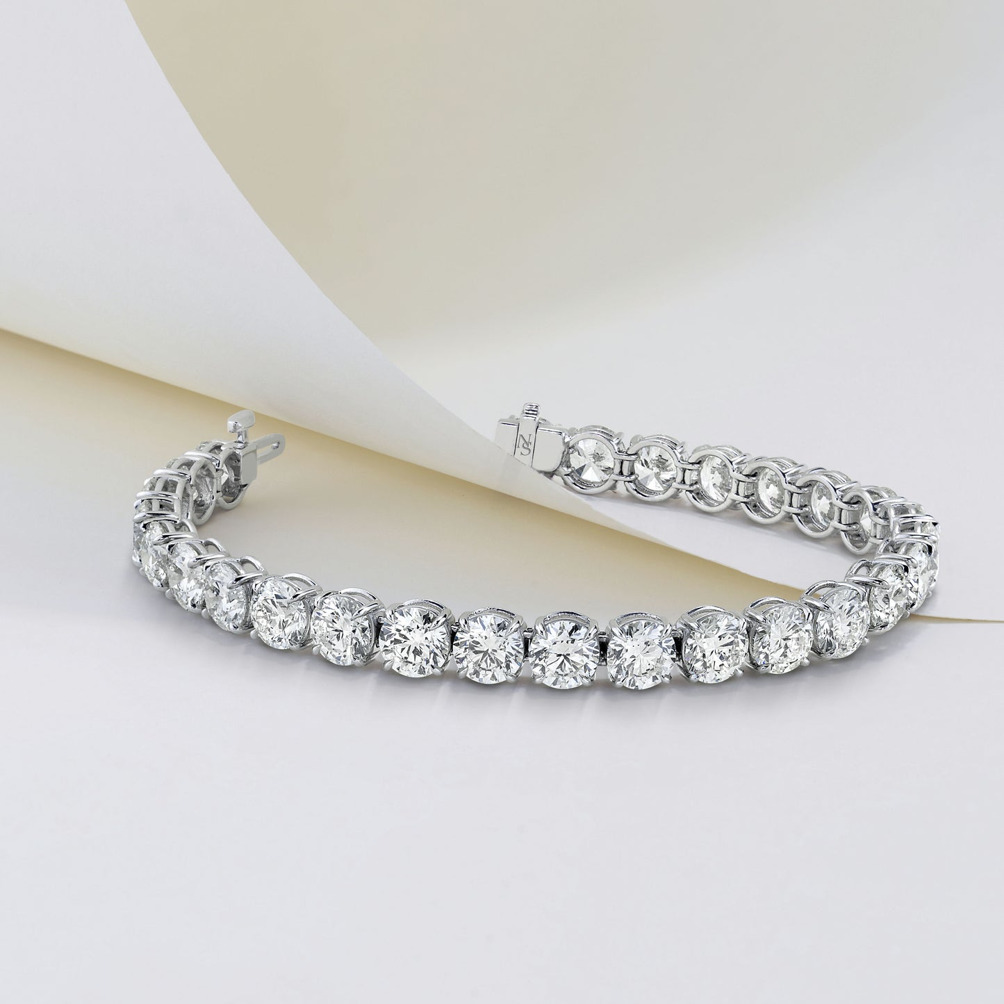 Round Straight Line Diamond Bracelet