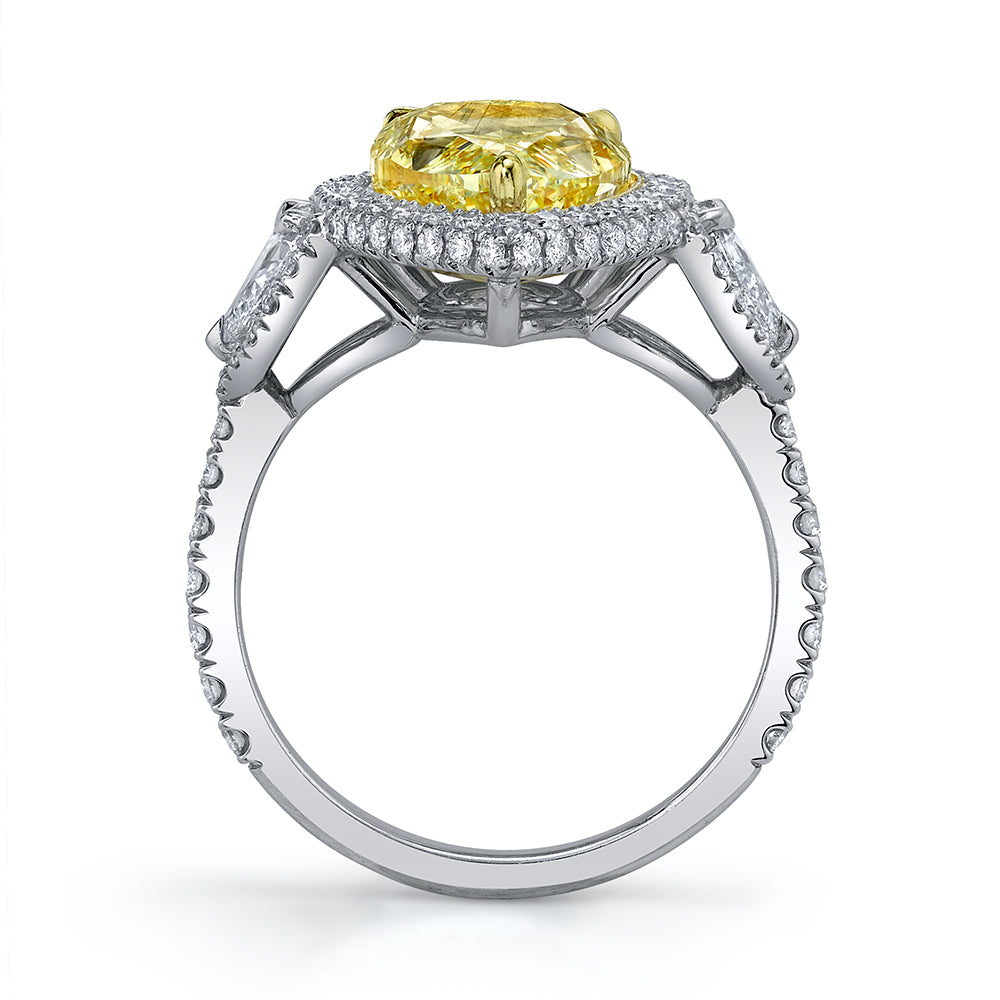 4.08 Carat 18k Yellow Gold Pear Shape Diamonds 3-Stone Ring