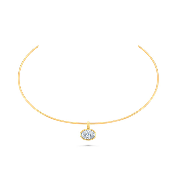 18k gold necklace with a round diamond pendant