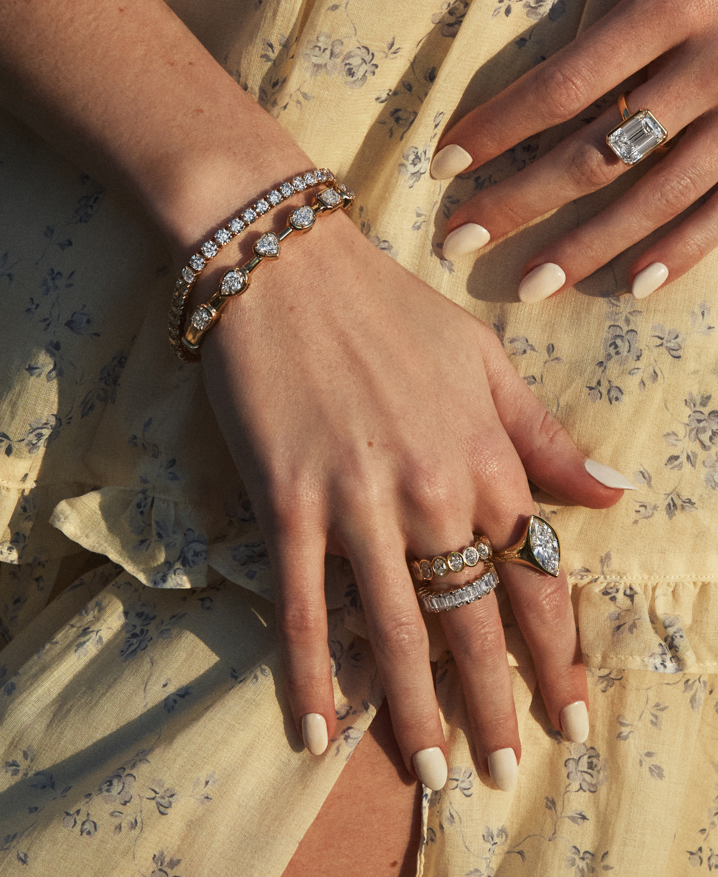 Signature Round Diamond Tennis Bracelet in Yellow Gold