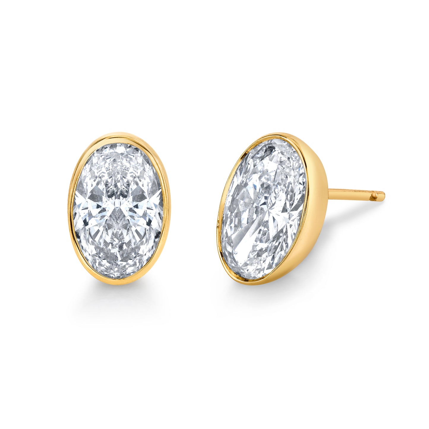 Oval Diamonds in 18 Yellow Gold Stud Earrings